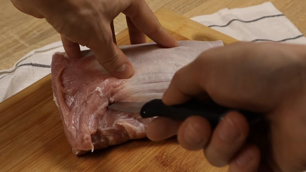 Господині поділилися рецептом соковитої буженини в рукаві. Фото: YouTube Maxi Food 