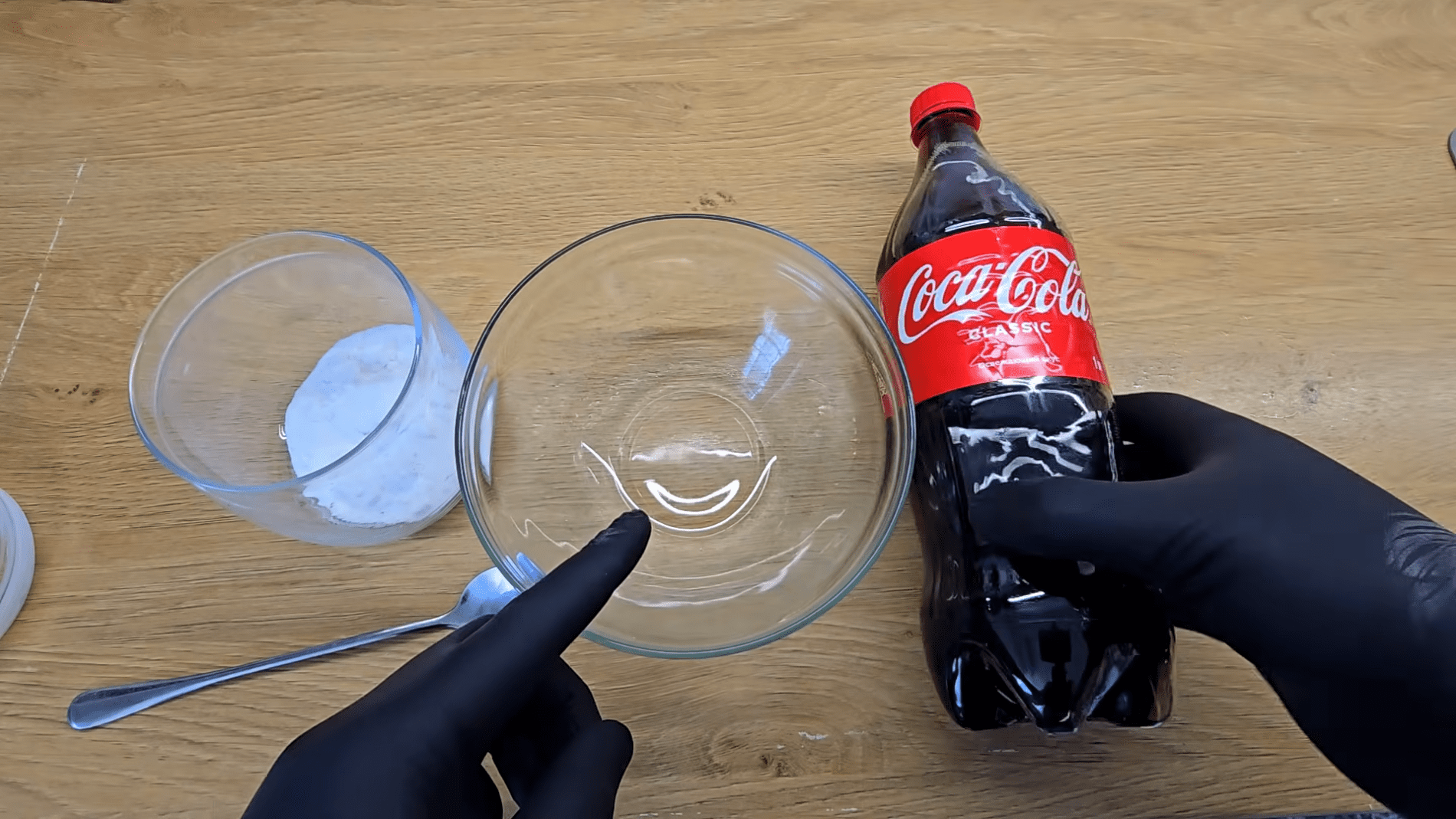 Городники розповіли про цікавий дачний лайфхак. Фото: YouTube