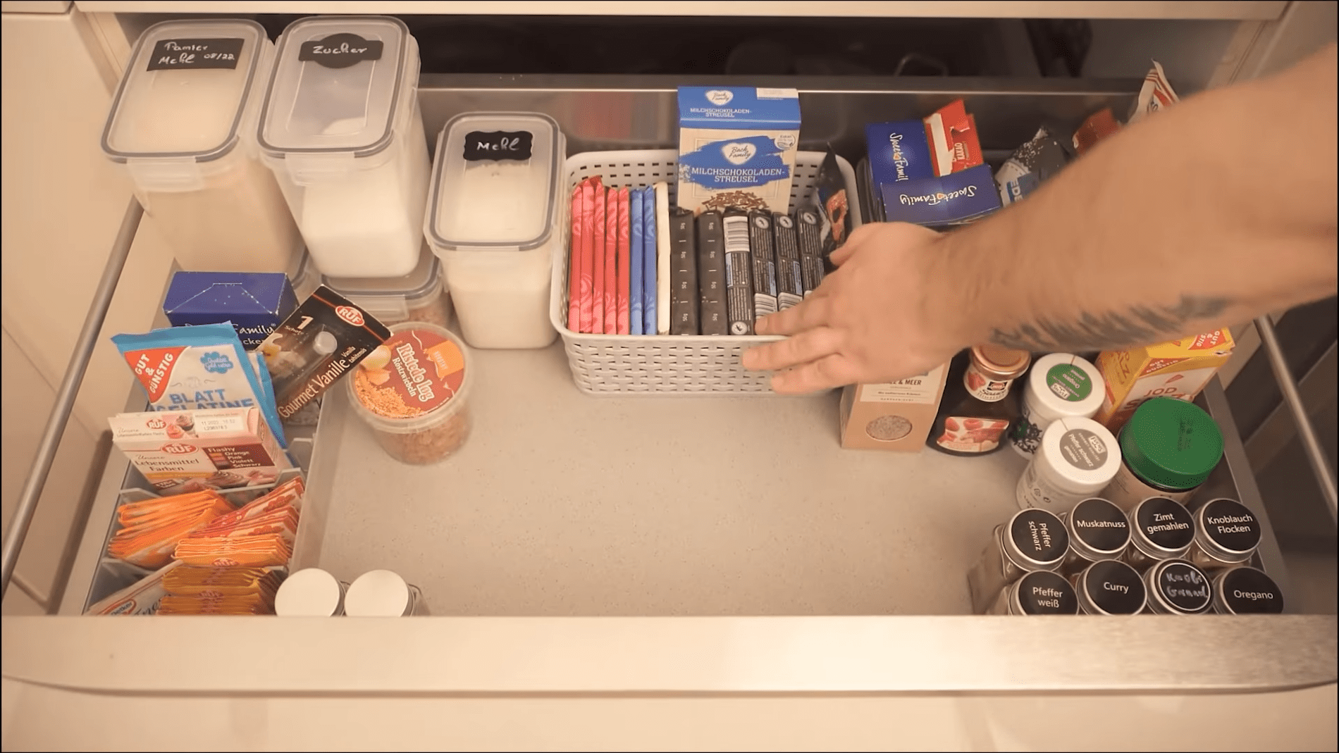 Господині розповіли, як використати лотки з-під яєць в побуті. Фото: YouTube/Smart Fox