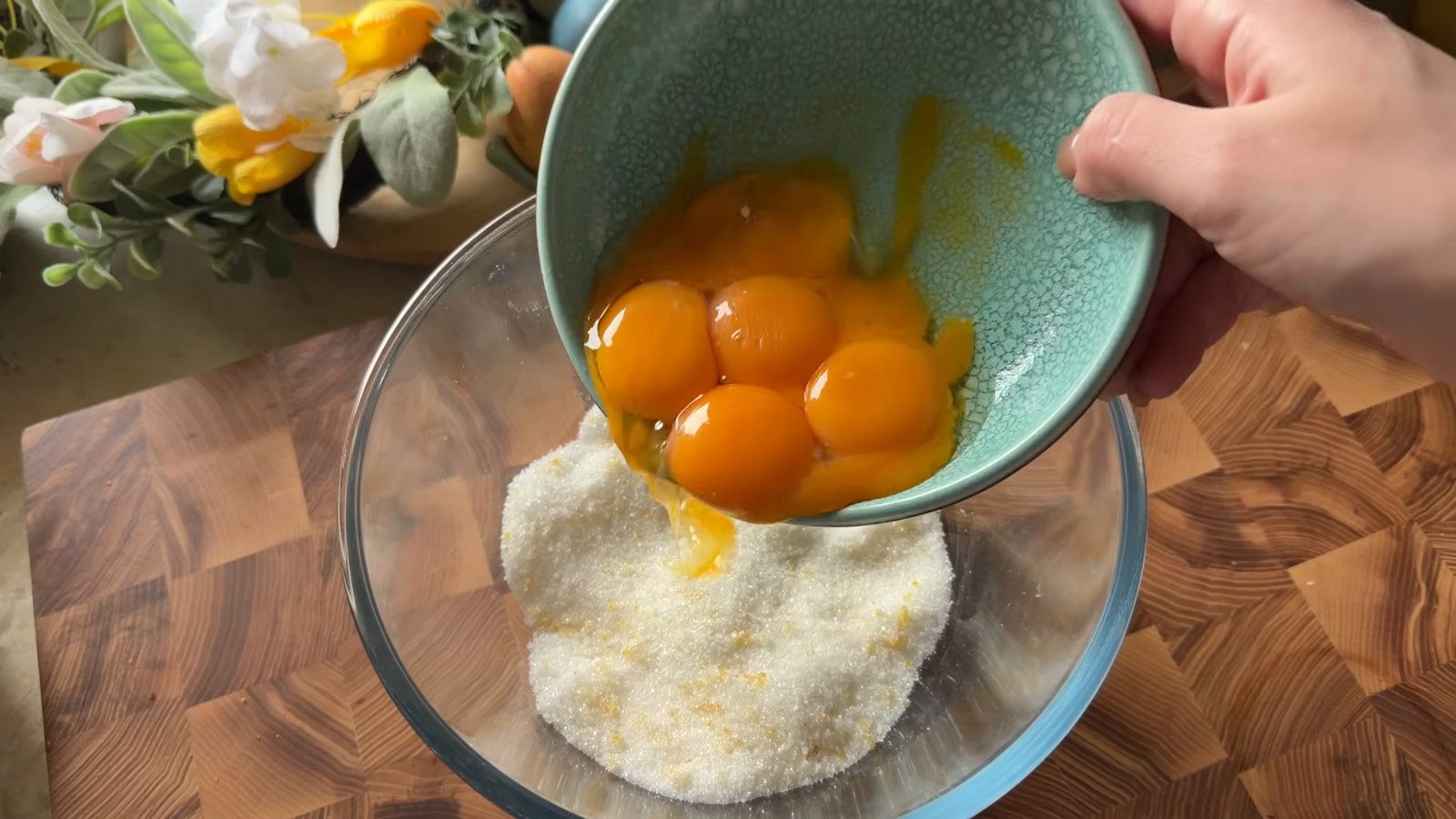 Швидка паска без замішування тіста руками. Фото: YouTube-канал Olya Pins