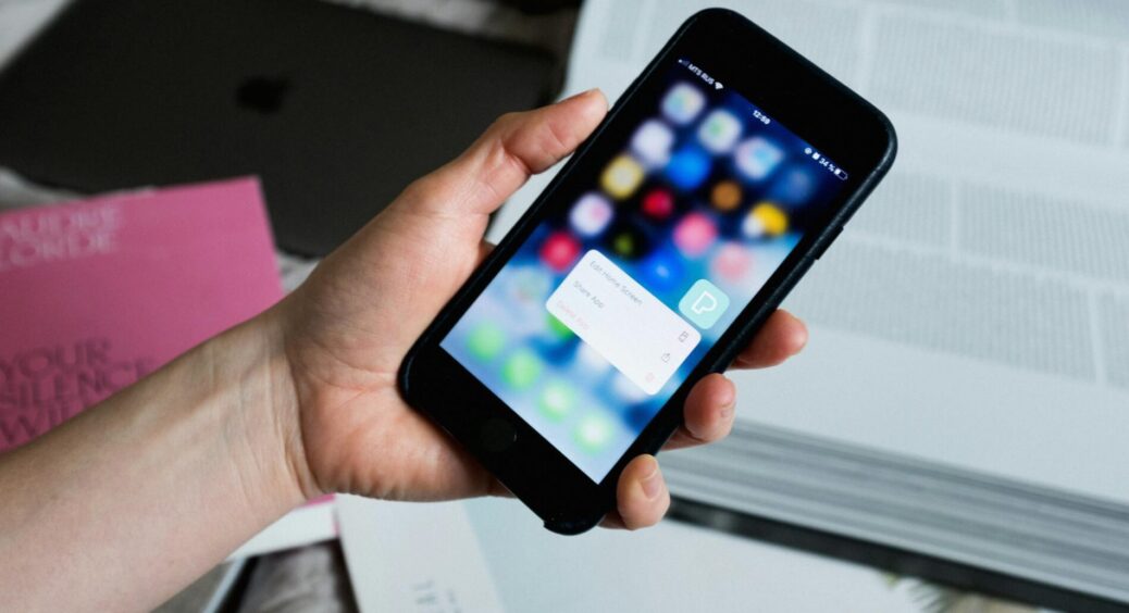 Як часто потрібно перезавантажувати смартфон: хтось взагалі цього не робить — і дивується поломкам 