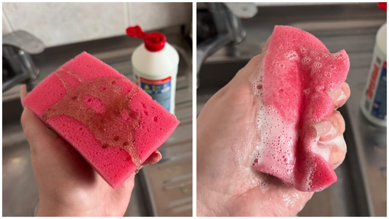 Господині розповіли, скільки гелю для посуду потрібно наливати на губку. Фото: Добрі новини