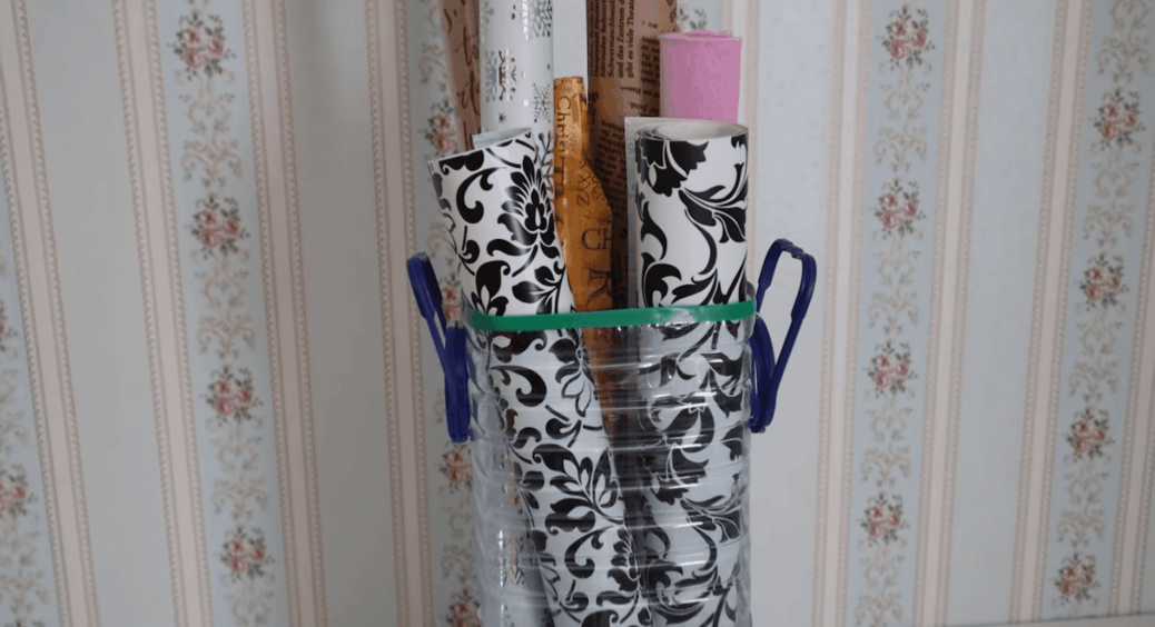 Беру 2 пластикові пляшки і з’єдную їх особливим чином – отримую корисну річ для дому, яка служить з 10 років 