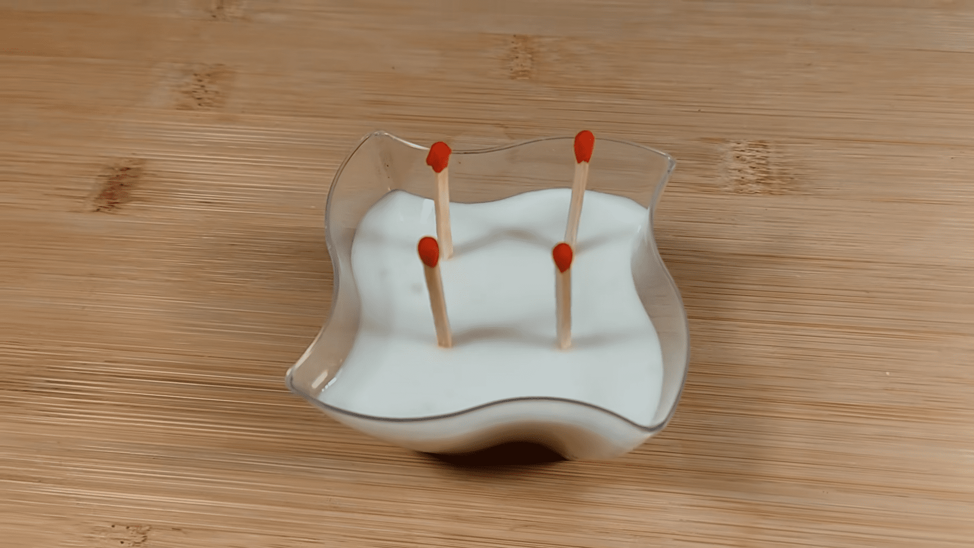 Городники розповіли про незвичний спосіб підживлення рослин. Фото: YouTube PLANTS