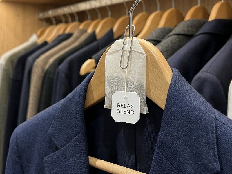 Як прибрати неприємні запахи у шафі за допомогою чайних пакетиків