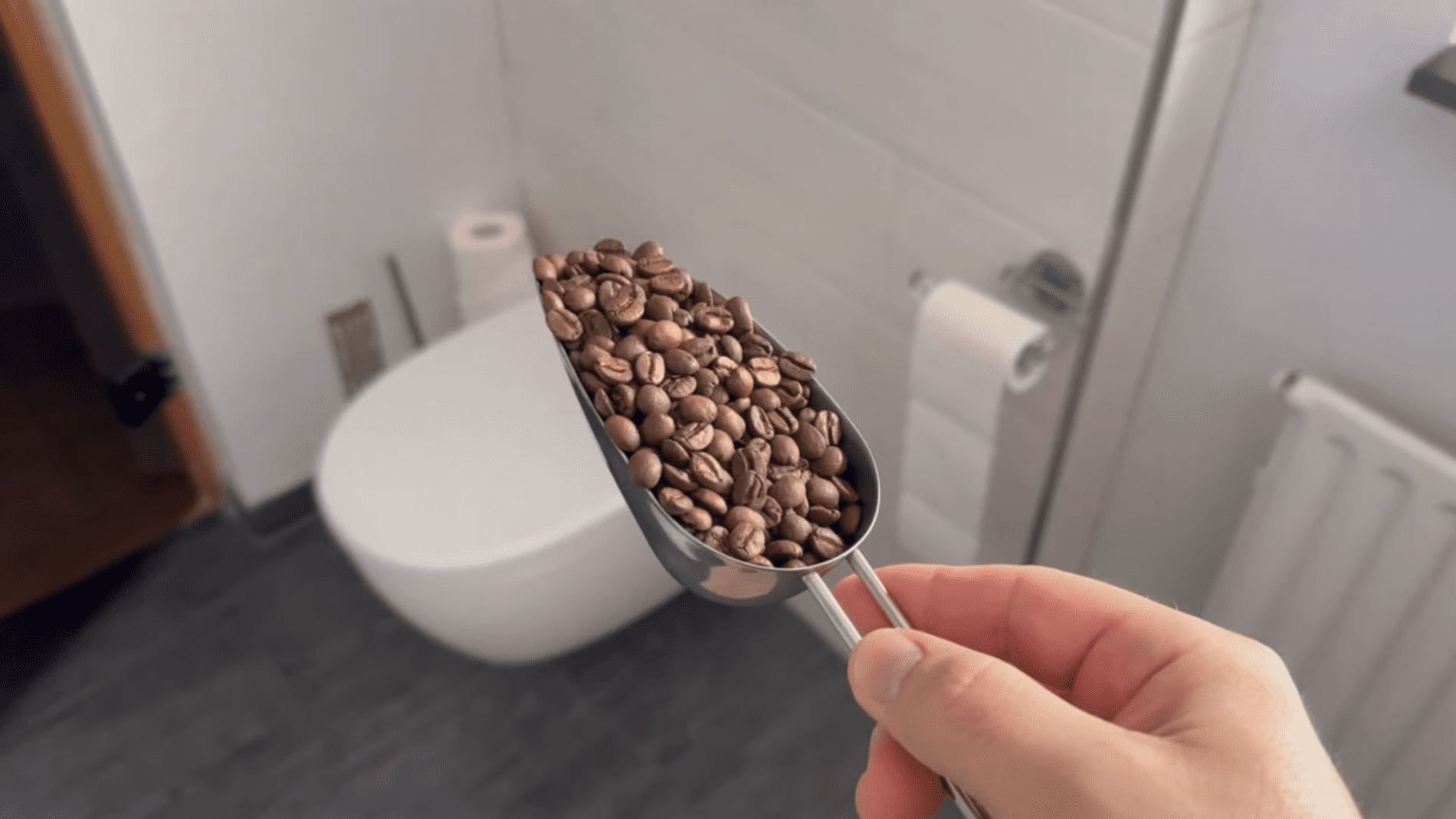 Експерти назвали цікавий спосіб зробити освіжувач повітря. Фото: YouTube/Smart Fox