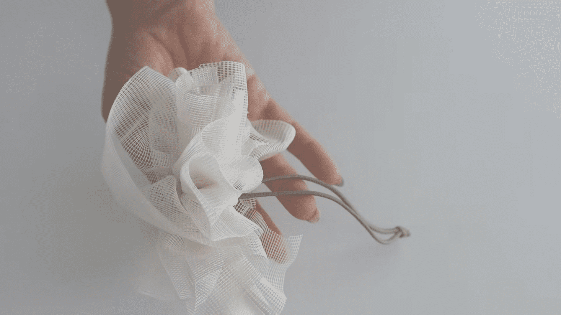 Господині розповіли про альтернативу звичайним губкам для посуду.Фото: YouTube