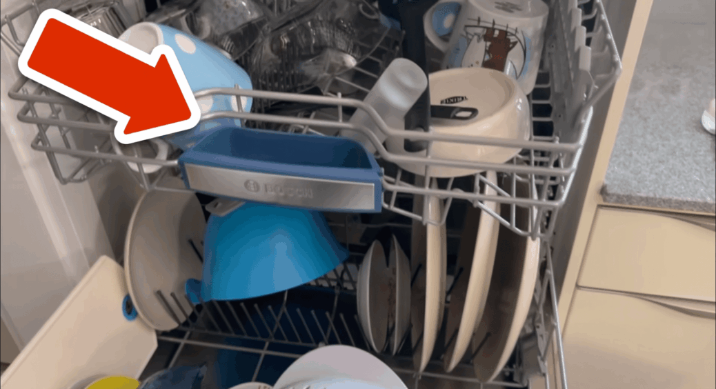 Кладу 1 ложку цієї суміші в посудомийку – і тарілки скриплять від чистоти: на 300% дешевше за капсули 