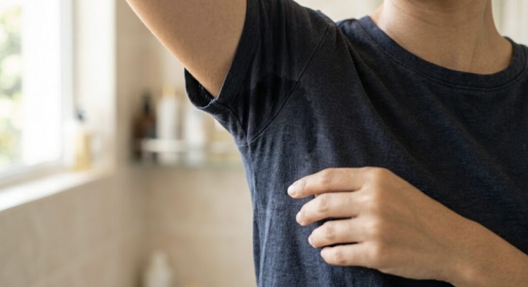 Дезіком не користуюся вже роки 3 – запаху від мене немає: протираю пахви змоченим ватним диском 