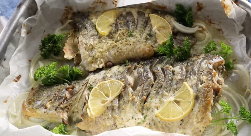 Риба сама відійде від кісток: 1 ресторанний метод запікання коропа, про який можна складати легенди 